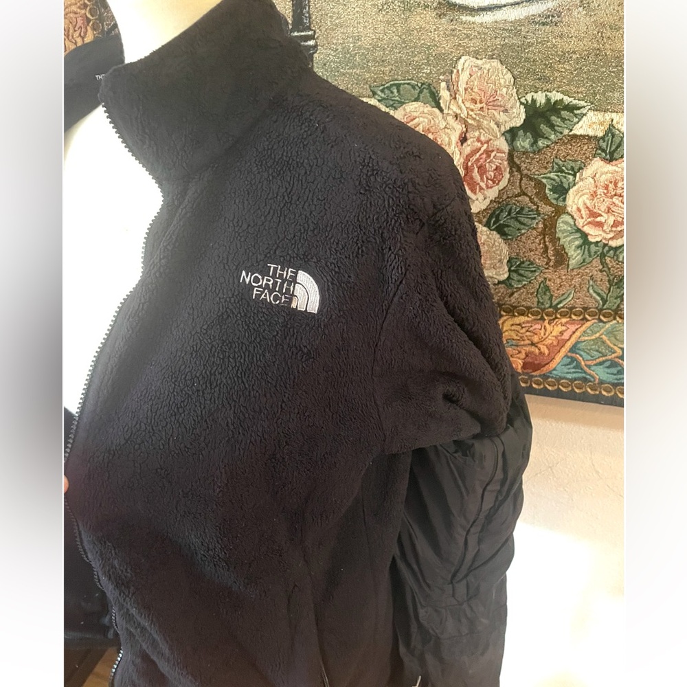 Women North Face Dual layer Jacket. Size Large - Picture 6 of 8